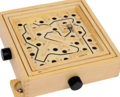 Klassinen puinen Labyrintti peli