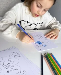 Leikkien väritettävät Ompelukuvat