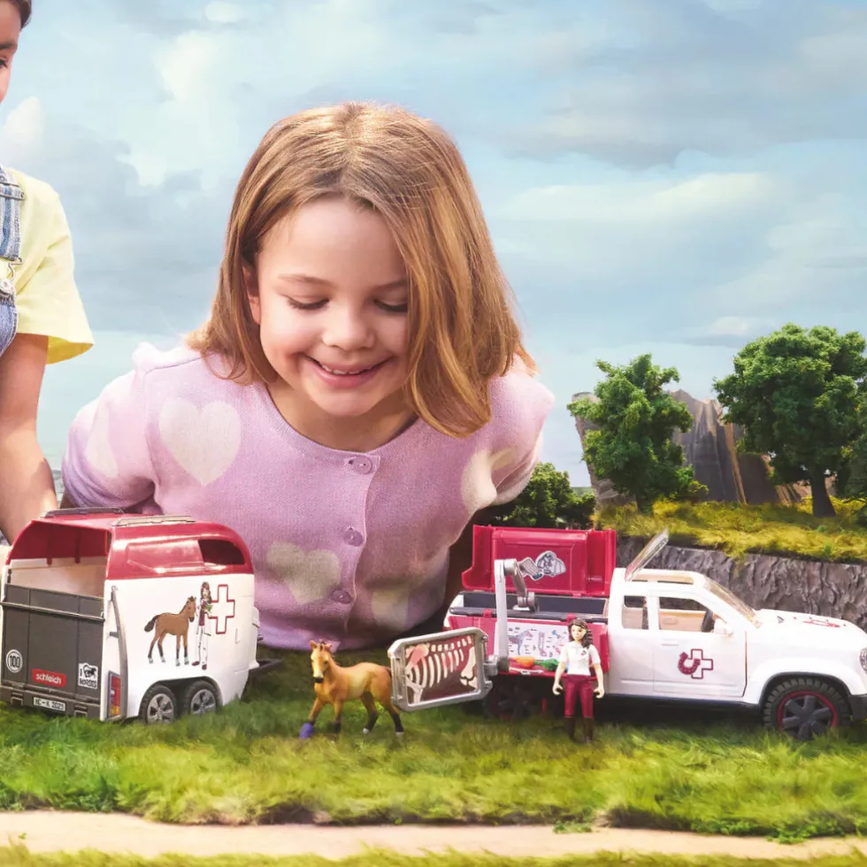 Schleich 42704 Lääkäriauto ja hevos traileri